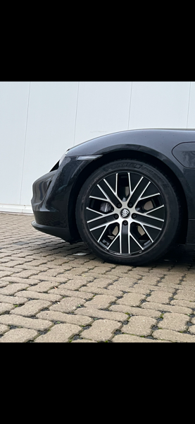 Porsche Taycan PORSCHE TAYCAN