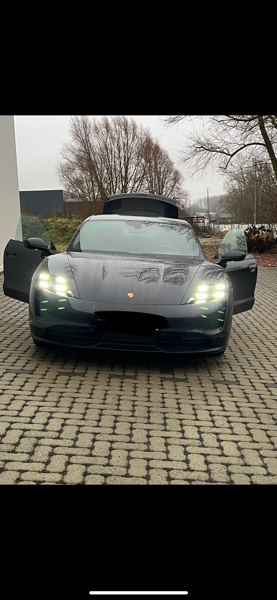 Porsche Taycan PORSCHE TAYCAN
