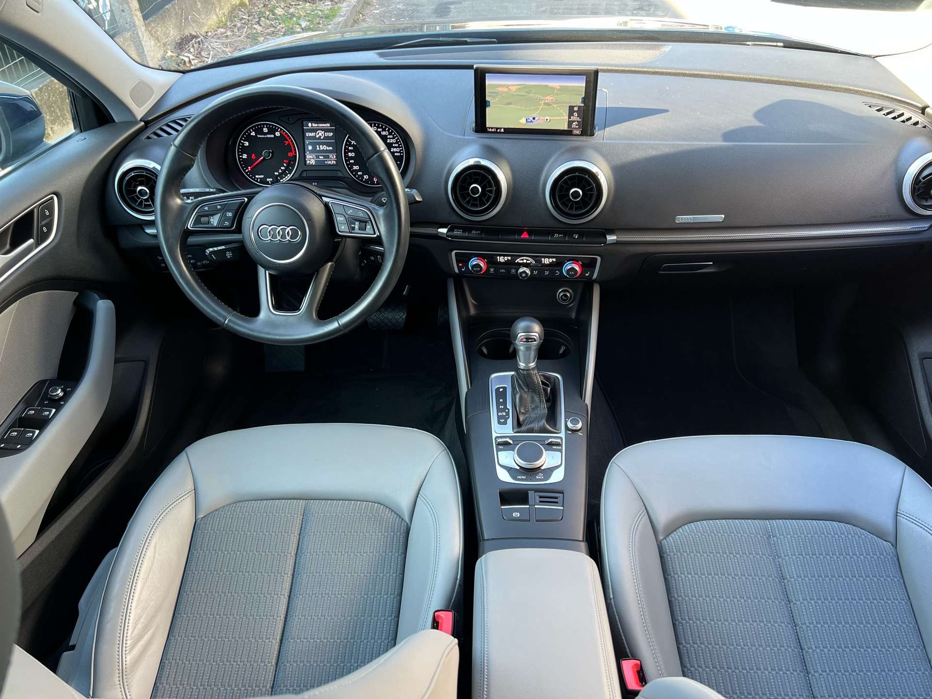 Audi A3 Sportback1.0 TFSI SportS tronic*NAVI*LED*XÉNON*