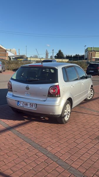 Volkswagen Polo V (2) 1.4 TDI 75 BLUEMOTION TECHNOLOGY CONFORTLINE 5P