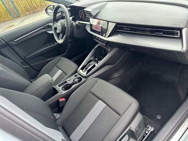 Audi A3 III (2) SPORTBACK 35 TDI 150 DESIGN LUXE S TRONIC 7