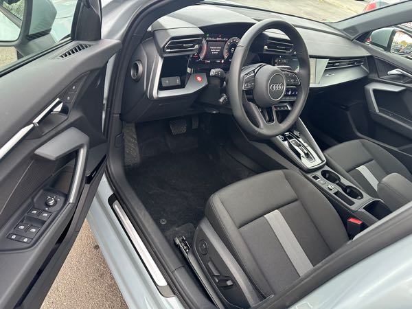 Audi A3 III (2) SPORTBACK 35 TDI 150 DESIGN LUXE S TRONIC 7