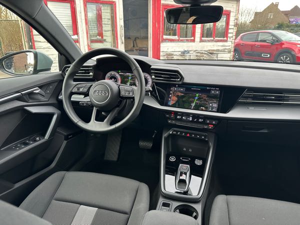 Audi A3 III (2) SPORTBACK 35 TDI 150 DESIGN LUXE S TRONIC 7