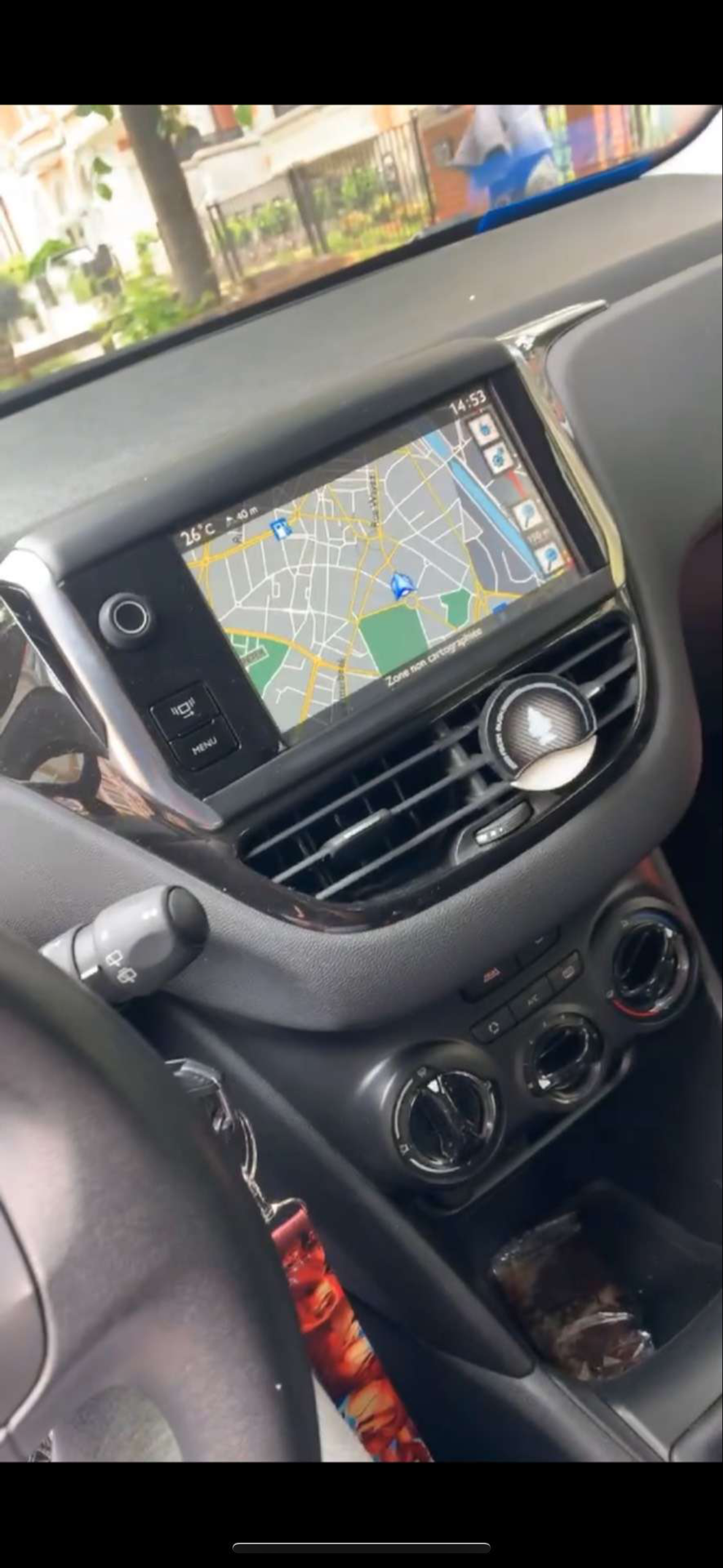 Peugeot 208 (2) 1.2 PURETECH 82 STYLE 5P