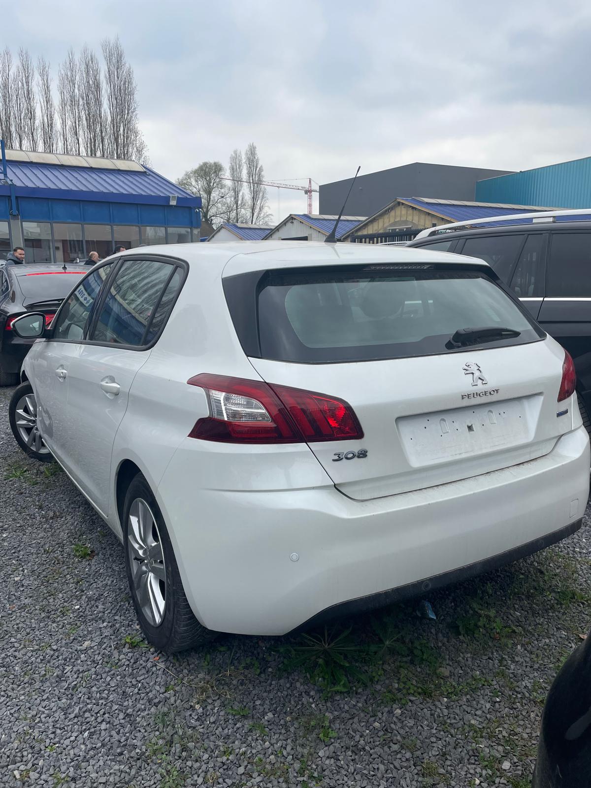 Peugeot 308 II 1.2 PURETECH 82 ACTIVE