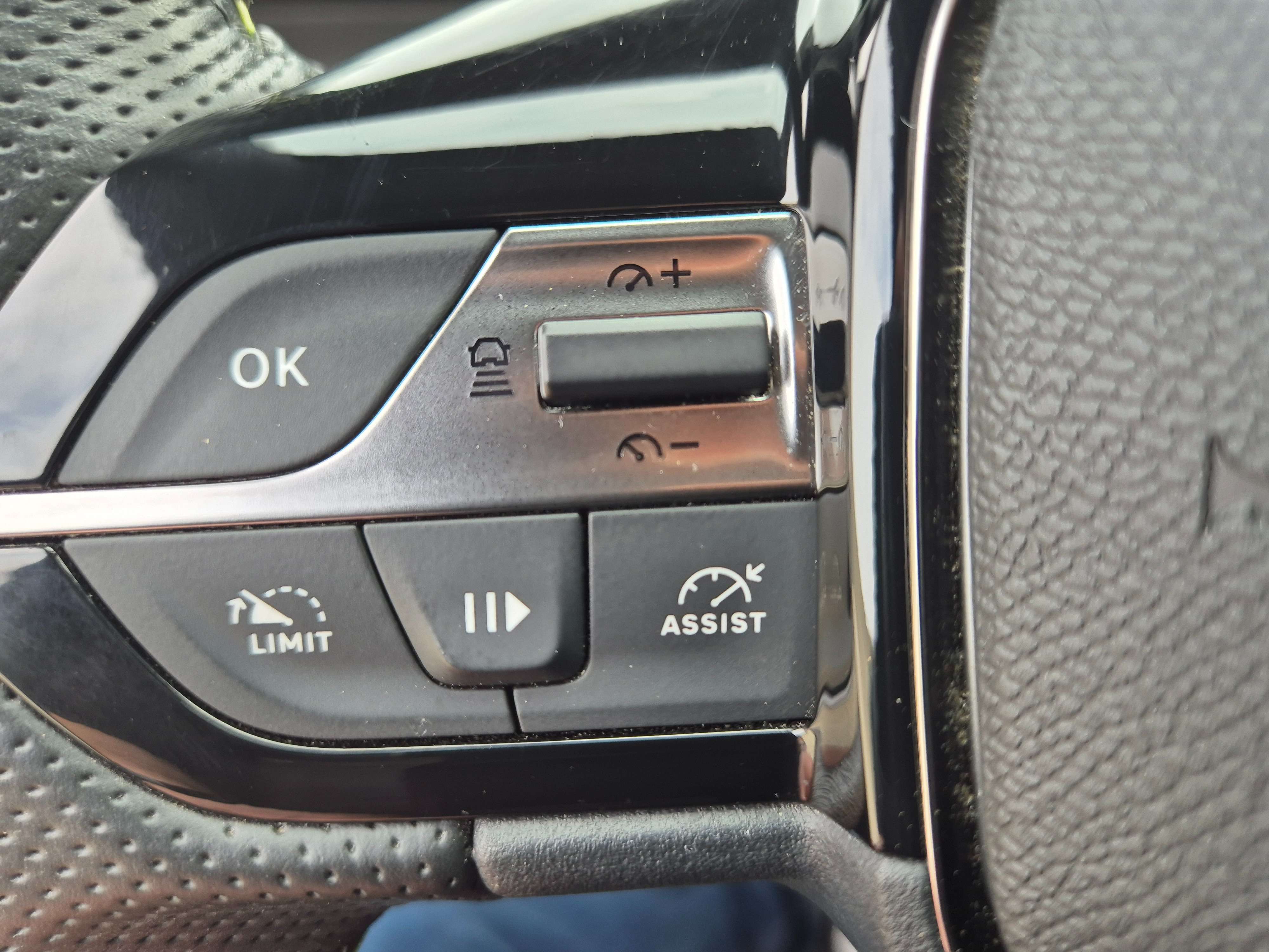 Peugeot 308 SW 1.5 BlueHDi GT// CARPLAY/CAMERA/GPS/GARANTIE