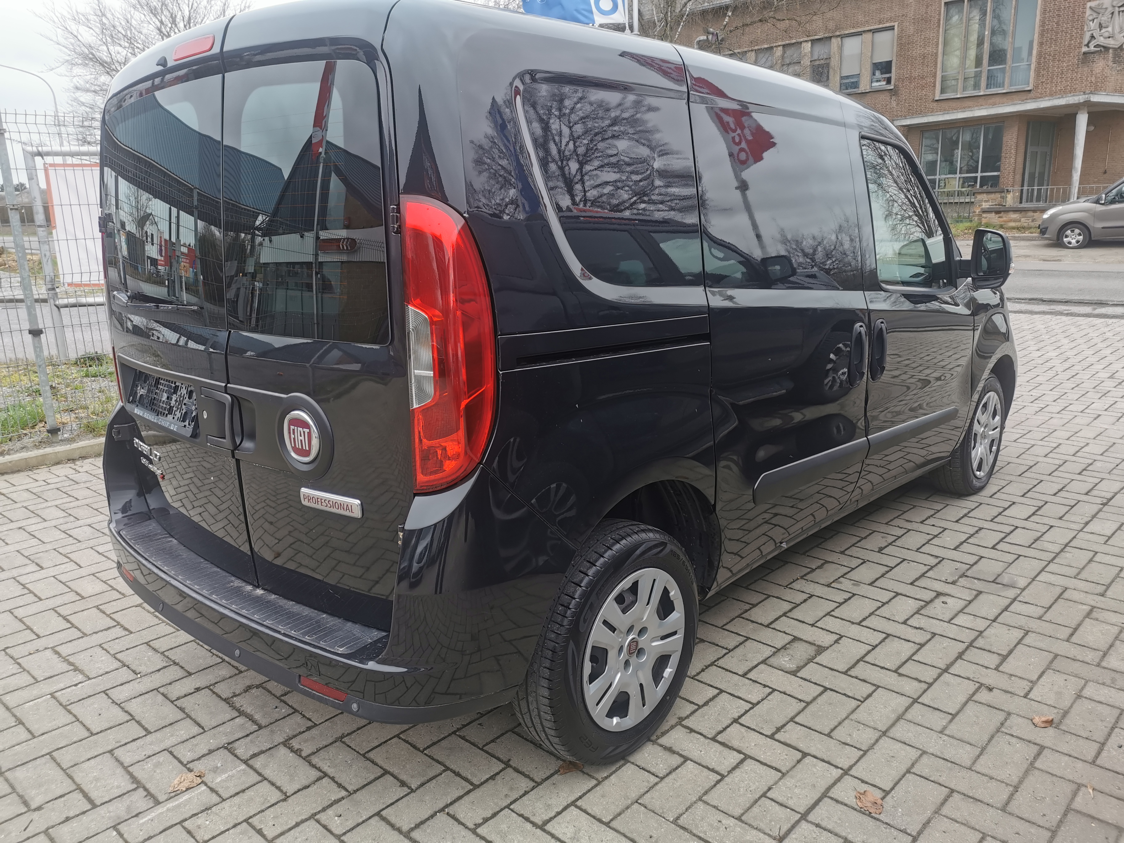 Fiat Doblo (2) 1.9 MULTIJET 8V 105 EMOTION