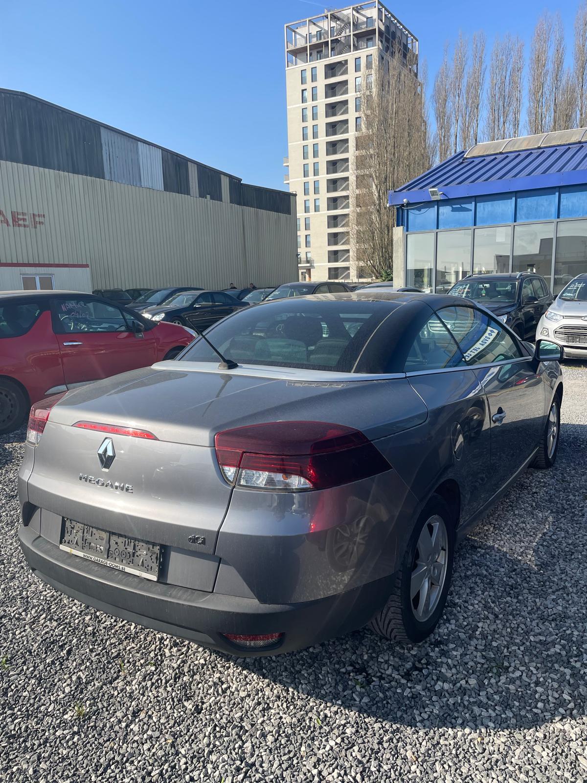 Renault Megane III (2) COUPE CABRIOLET 1.5 DCI 110 FAP OVALIE ECO2