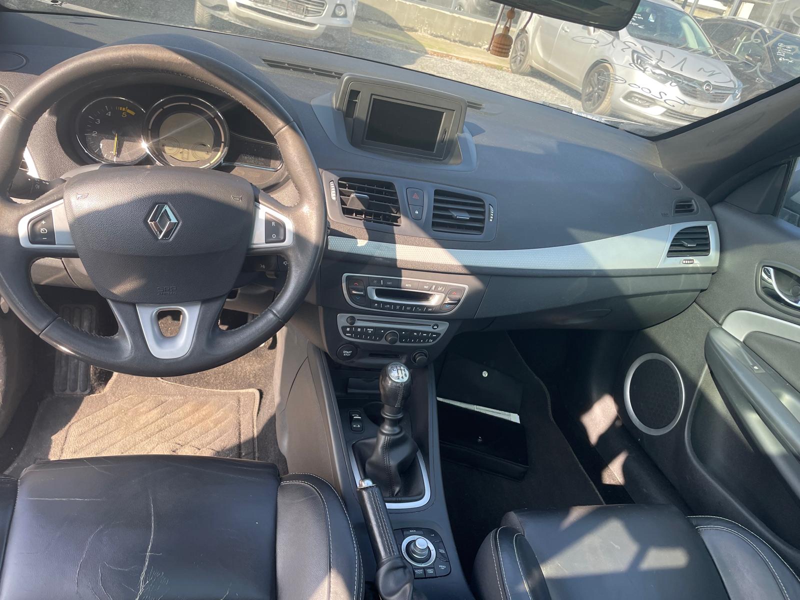 Renault Megane III (2) COUPE CABRIOLET 1.5 DCI 110 FAP OVALIE ECO2