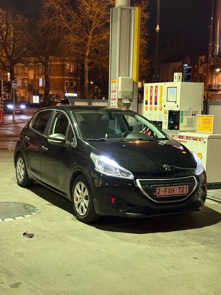 Peugeot 208 (2) 1.2 PURETECH 82 ALLURE 5P