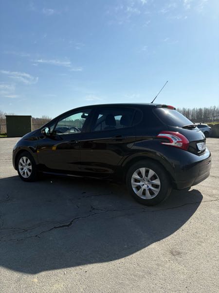 Peugeot 208 (2) 1.2 PURETECH 82 ALLURE 5P