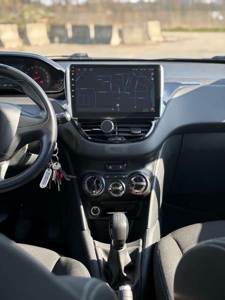 Peugeot 208 (2) 1.2 PURETECH 82 ALLURE 5P