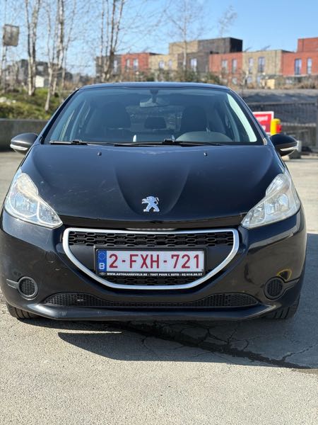 Peugeot 208 (2) 1.2 PURETECH 82 ALLURE 5P
