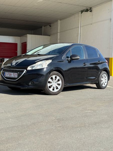 Peugeot 208 (2) 1.2 PURETECH 82 ALLURE 5P