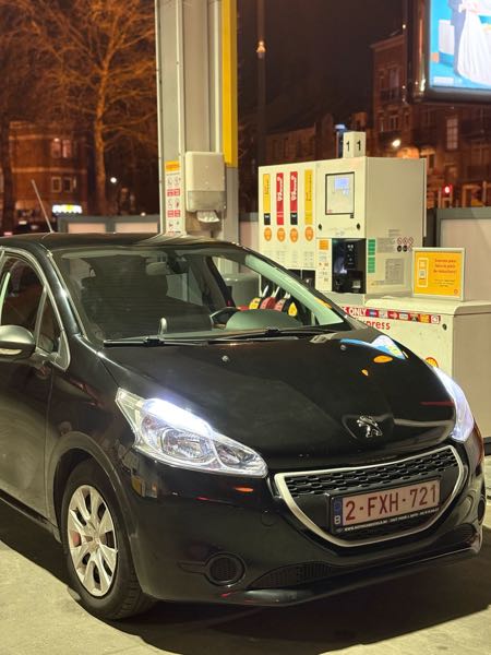 Peugeot 208 (2) 1.2 PURETECH 82 ALLURE 5P