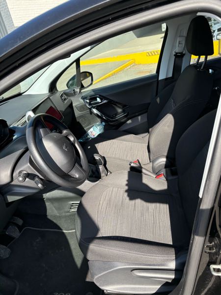 Peugeot 208 (2) 1.2 PURETECH 82 ALLURE 5P