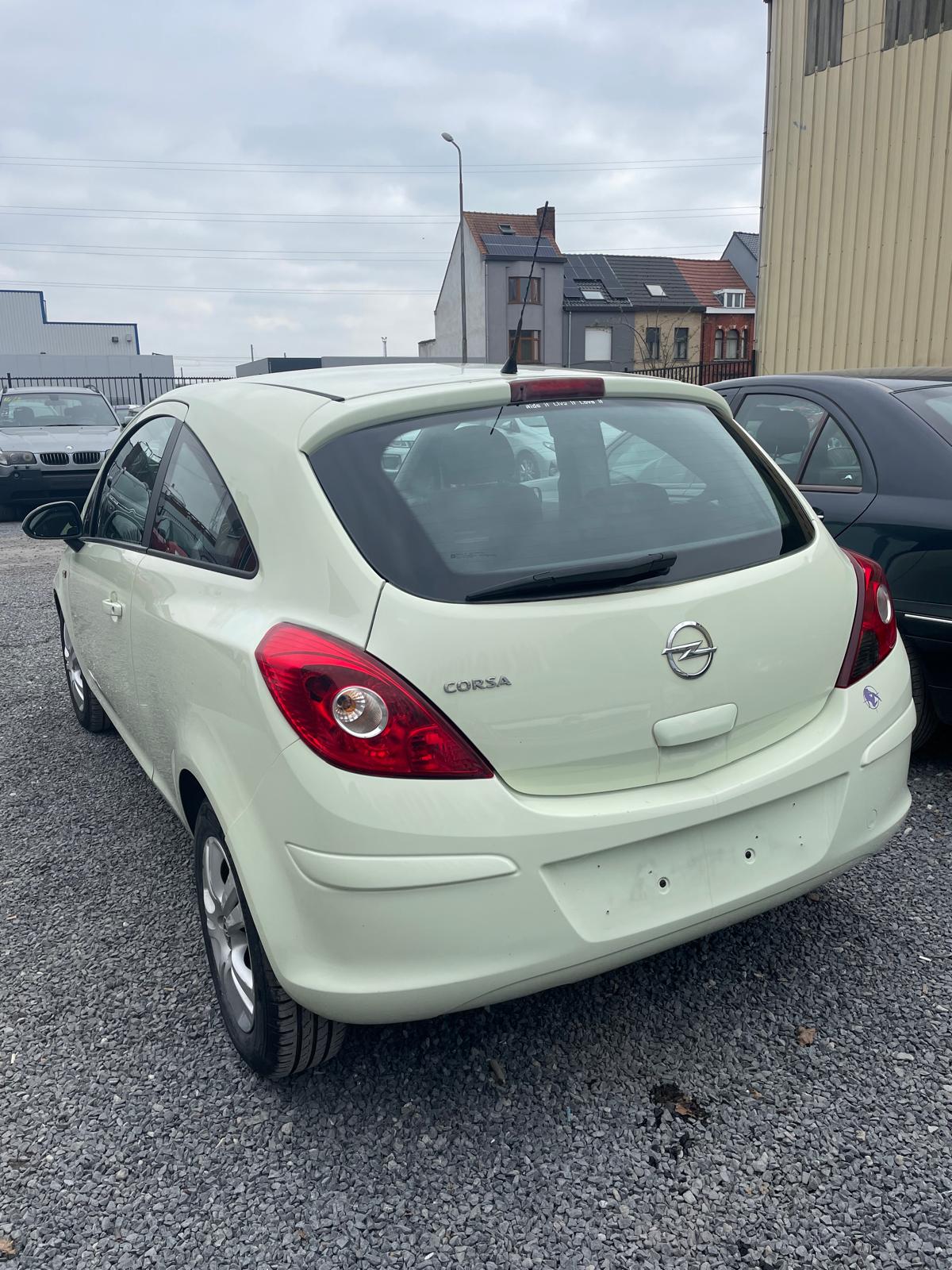 Opel Corsa V 1.4 TURBO 100 BLACK EDITION 5P