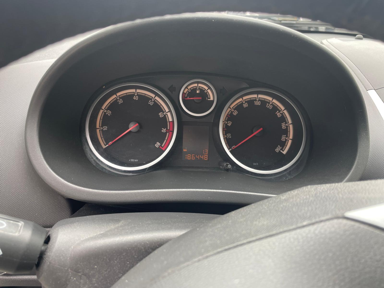 Opel Corsa V 1.4 TURBO 100 BLACK EDITION 5P