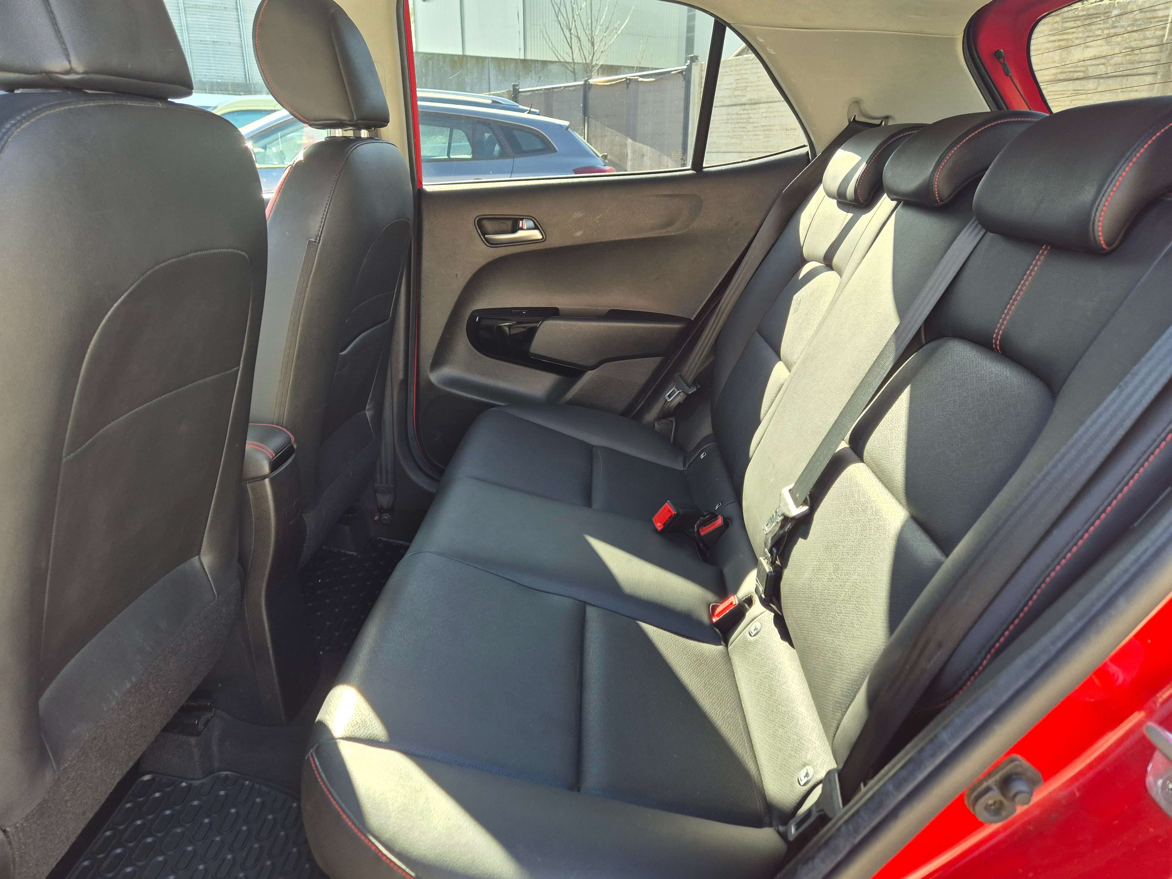 Kia Picanto 1.0i GT Line// CARNET//CARPLAY/CAMERA/GARANTIE 12M