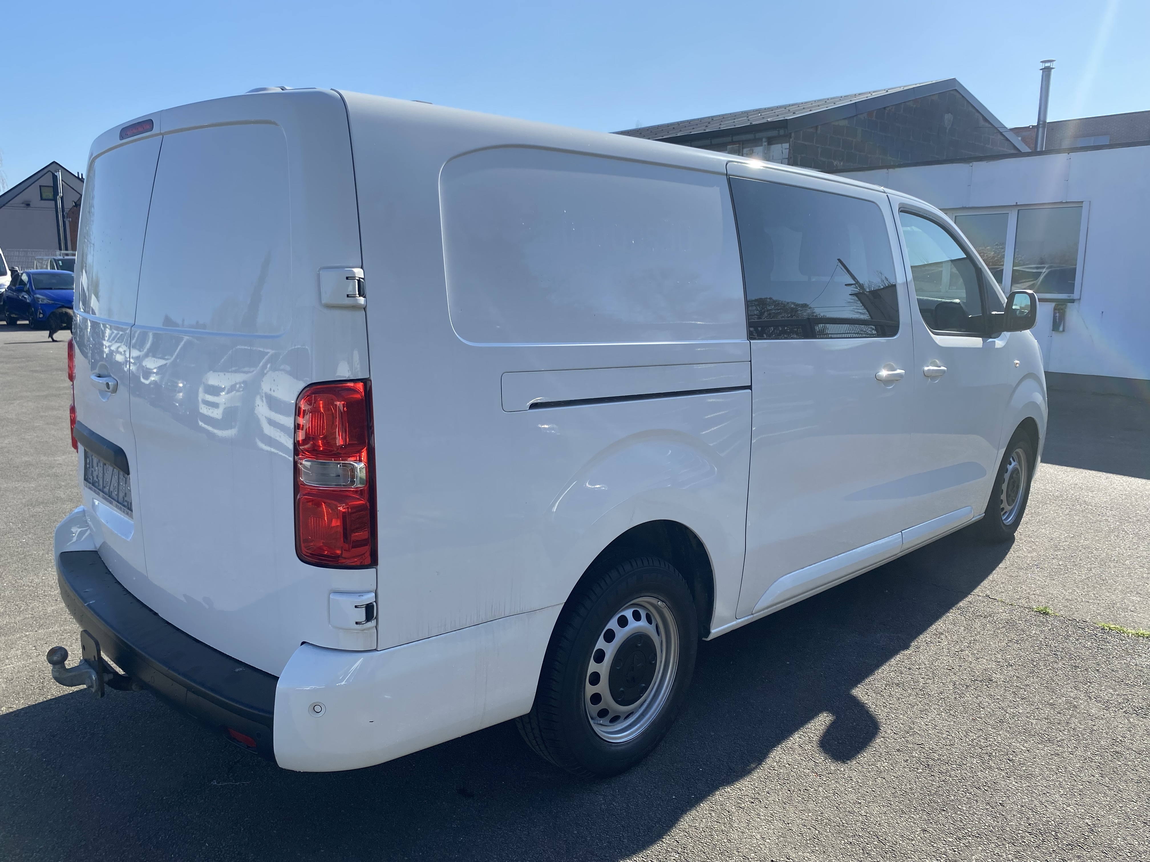 Peugeot Expert III 2.0 BLUEHDI 120 S&amp;S CABINE APPROFONDIE STANDARD PREMIUM EAT8