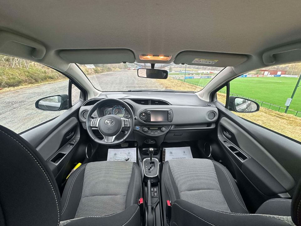 Toyota Yaris III (3) 100 VVT-I CVT DYNAMIC BUSINESS 5P