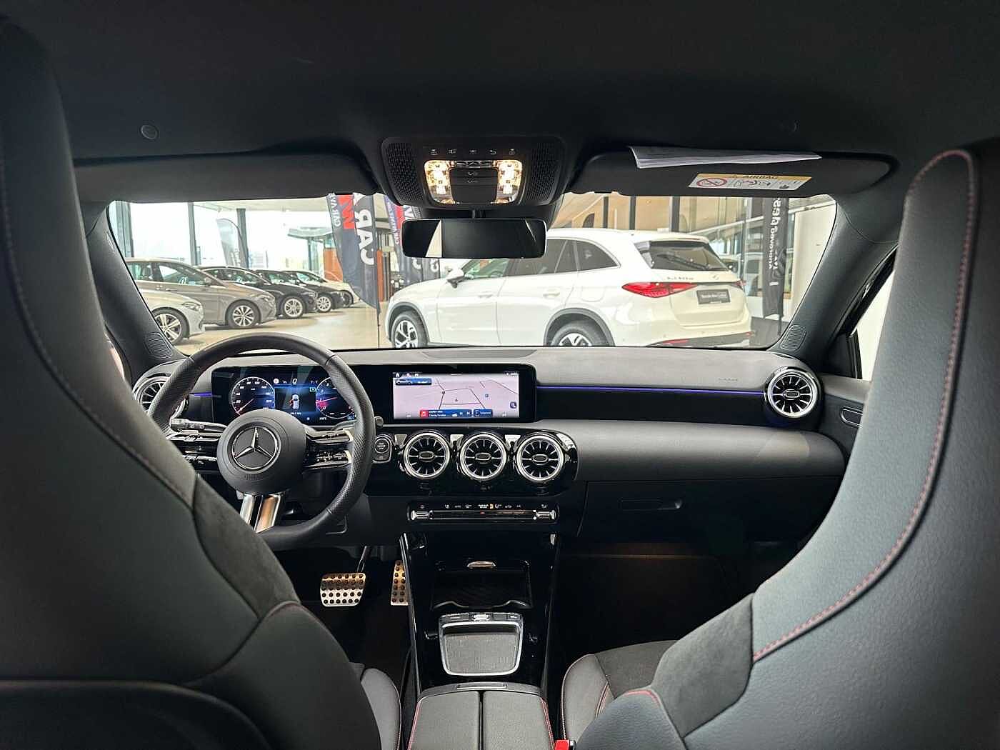 Mercedes-Benz A 180  AMG Line