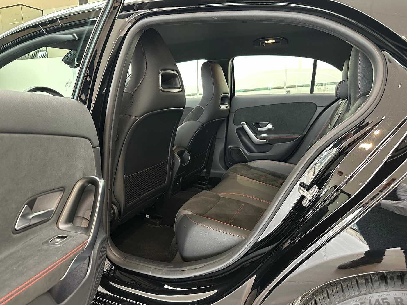 Mercedes-Benz A 180  AMG Line