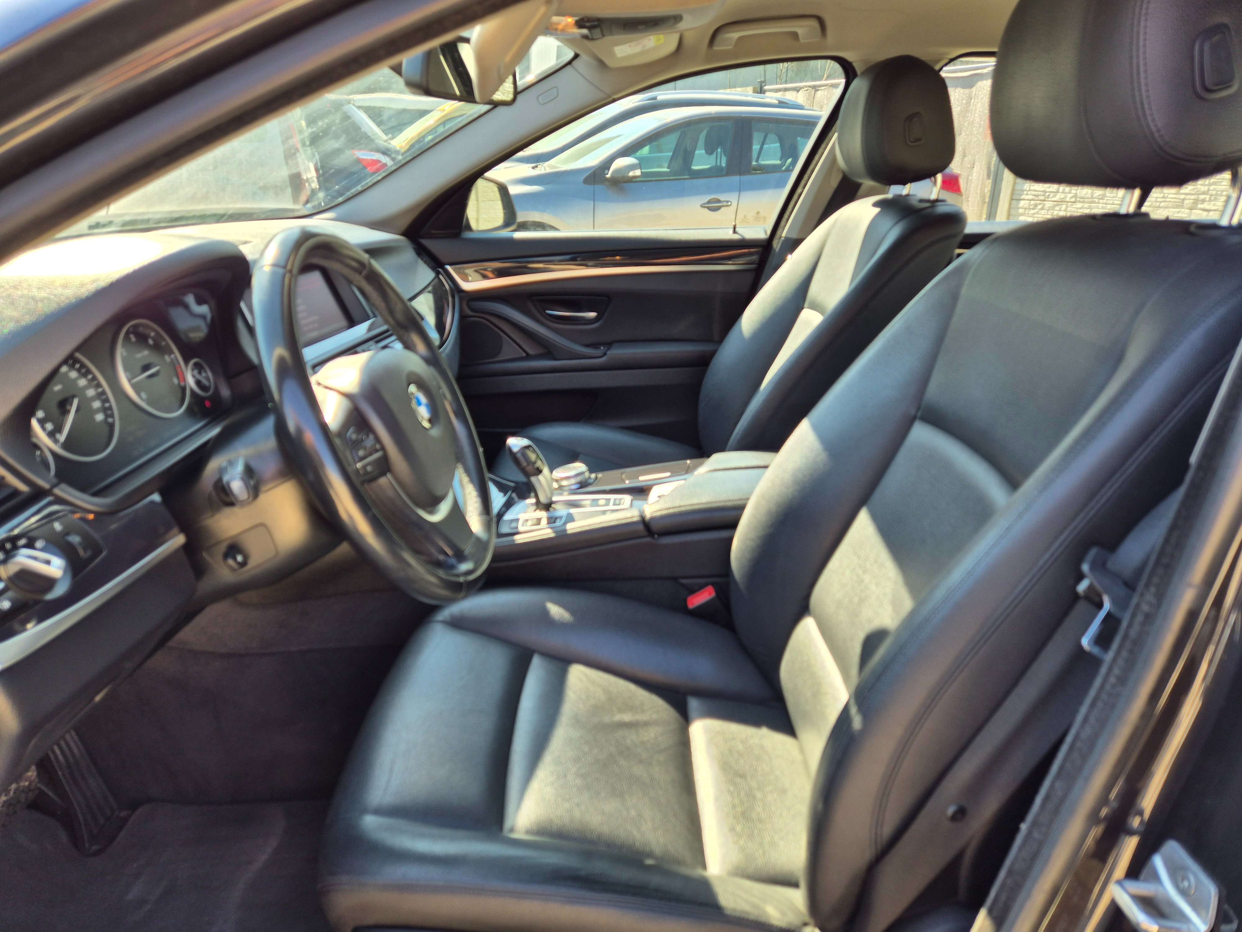 BMW 518 dA// CARNET/GPS/CUIR/XENON//GARANTIE 12MOIS