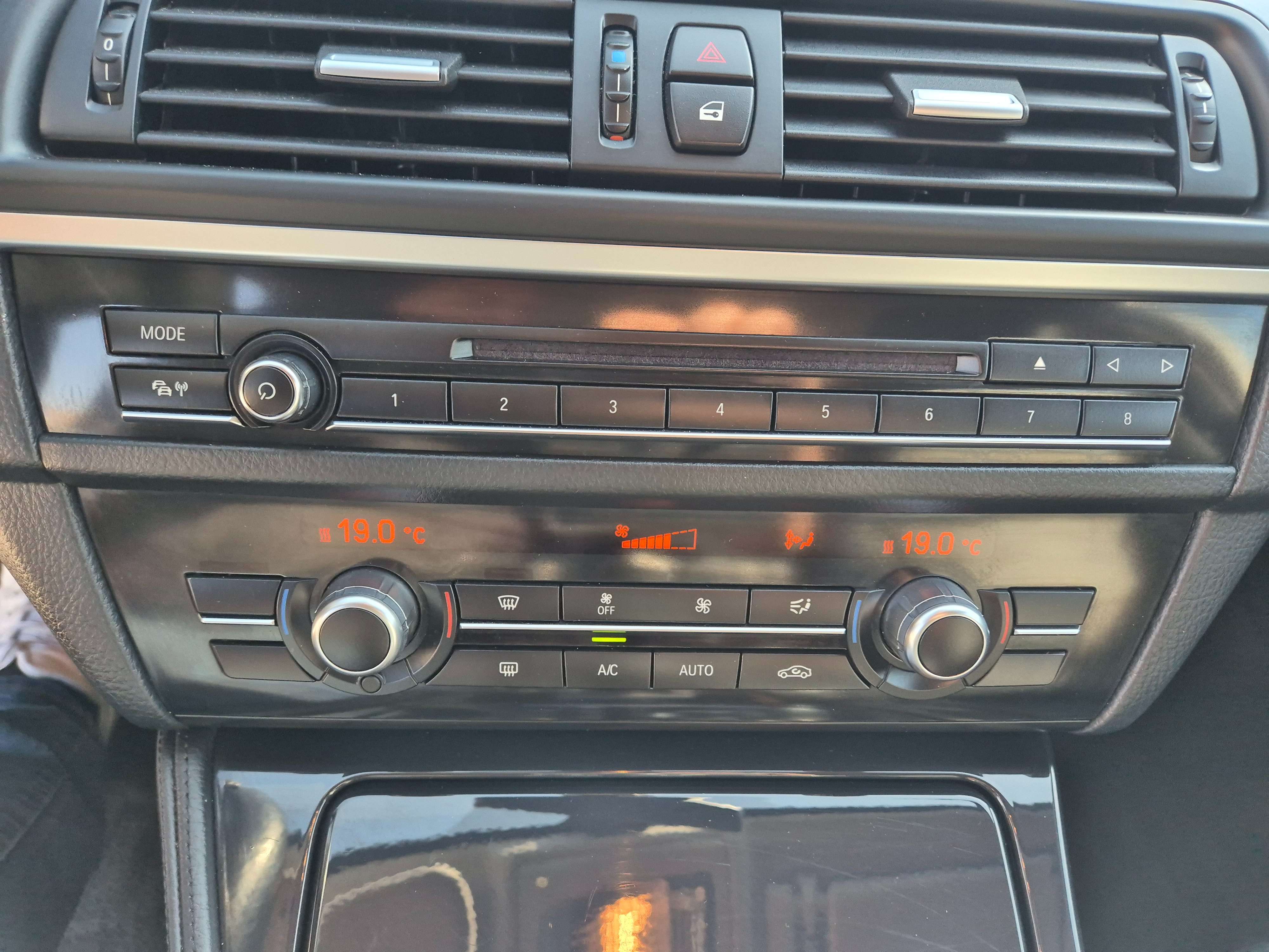BMW 518 dA// CARNET/GPS/CUIR/XENON//GARANTIE 12MOIS