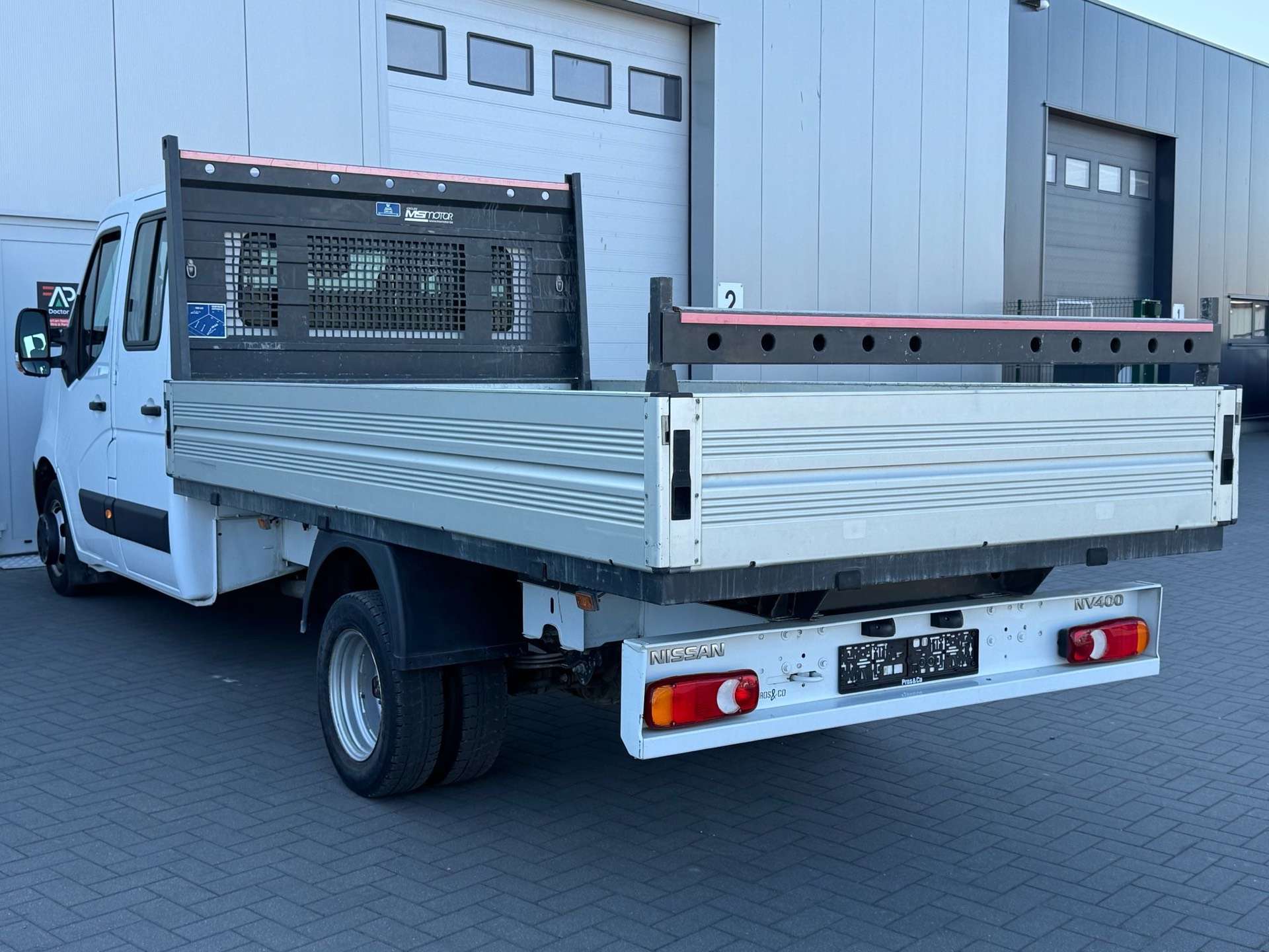 Nissan NV400 // 5PLACES // CLIM // EURO 6 // TVA RECUPERABLE