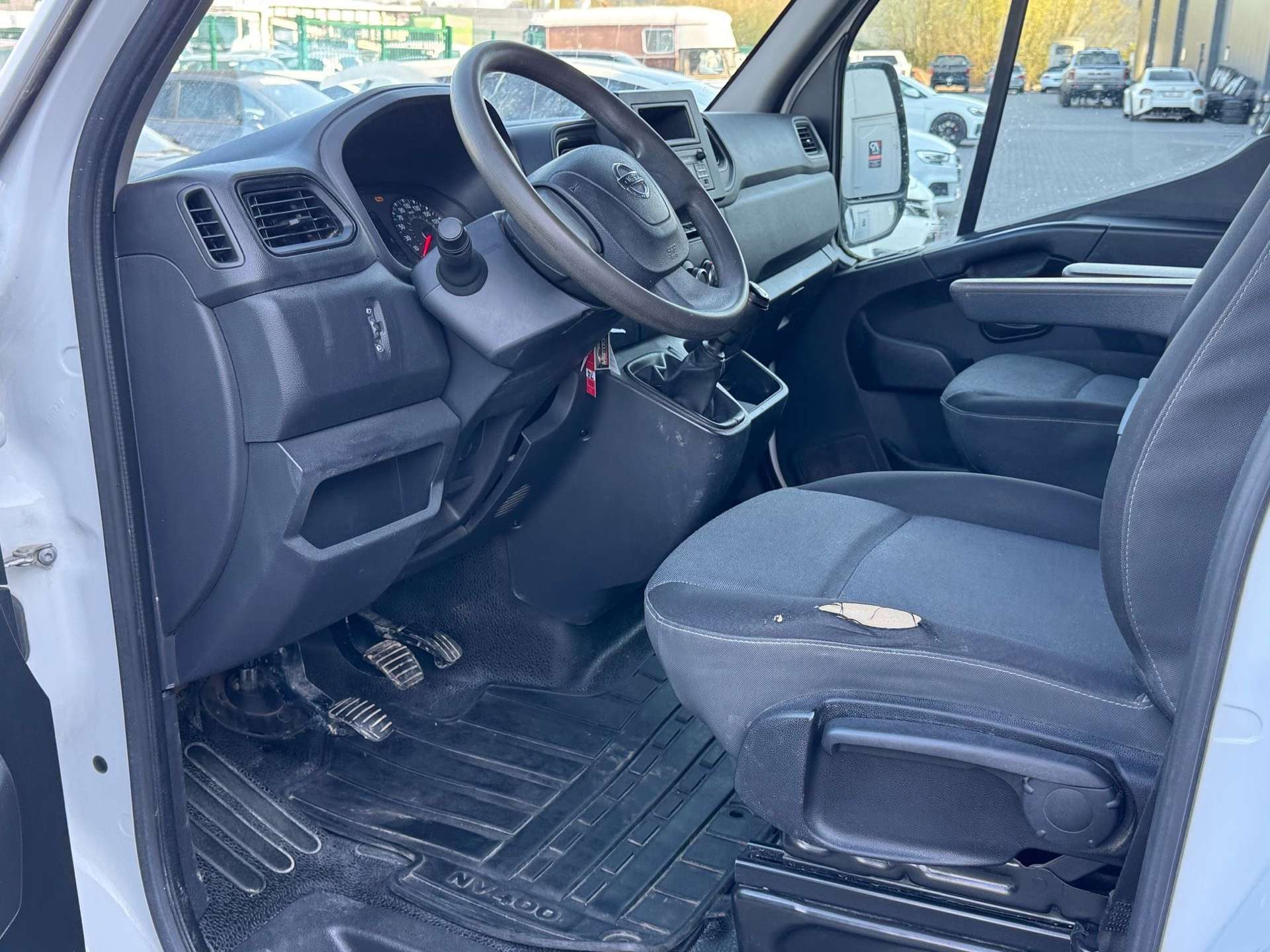 Nissan NV400 // 5PLACES // CLIM // EURO 6 // TVA RECUPERABLE