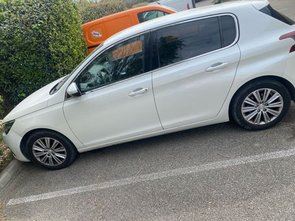 Peugeot 308 II (2) 1.2 PURETECH 130 S&amp;S ALLURE BUSINESS EAT6