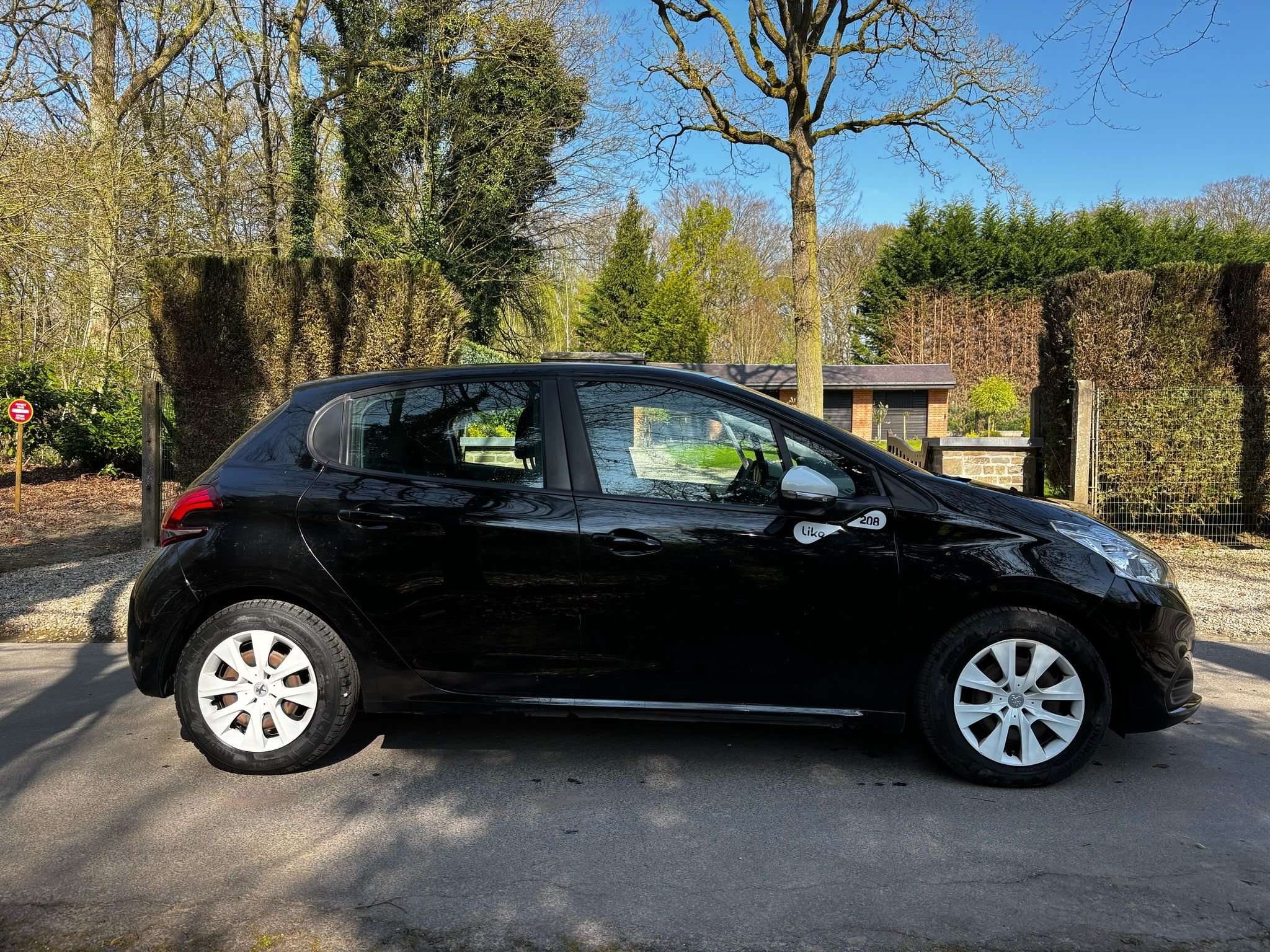 Peugeot 208 1.2i 68cv/AC/LIMIT-REGUL VITESSE/BT/GARANTIE 1AN