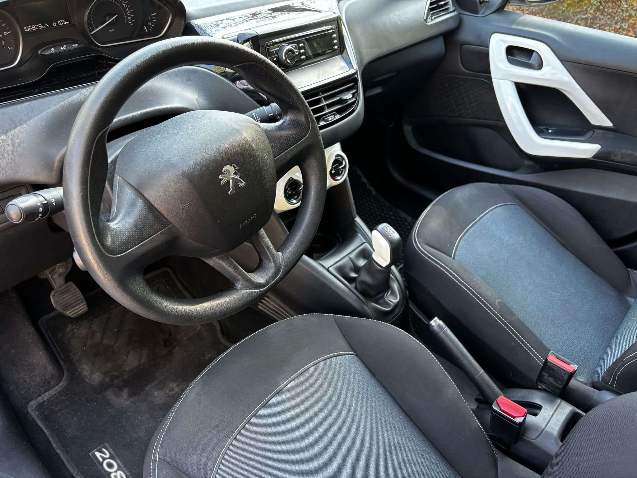 Peugeot 208 1.2i 68cv/AC/LIMIT-REGUL VITESSE/BT/GARANTIE 1AN