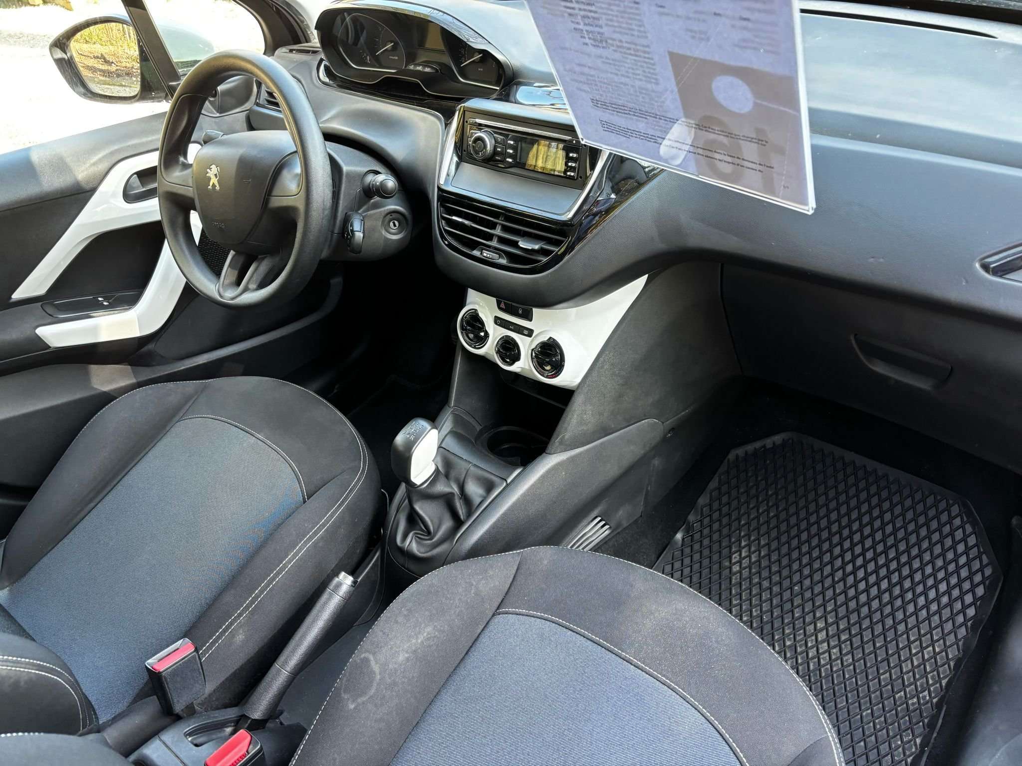 Peugeot 208 1.2i 68cv/AC/LIMIT-REGUL VITESSE/BT/GARANTIE 1AN