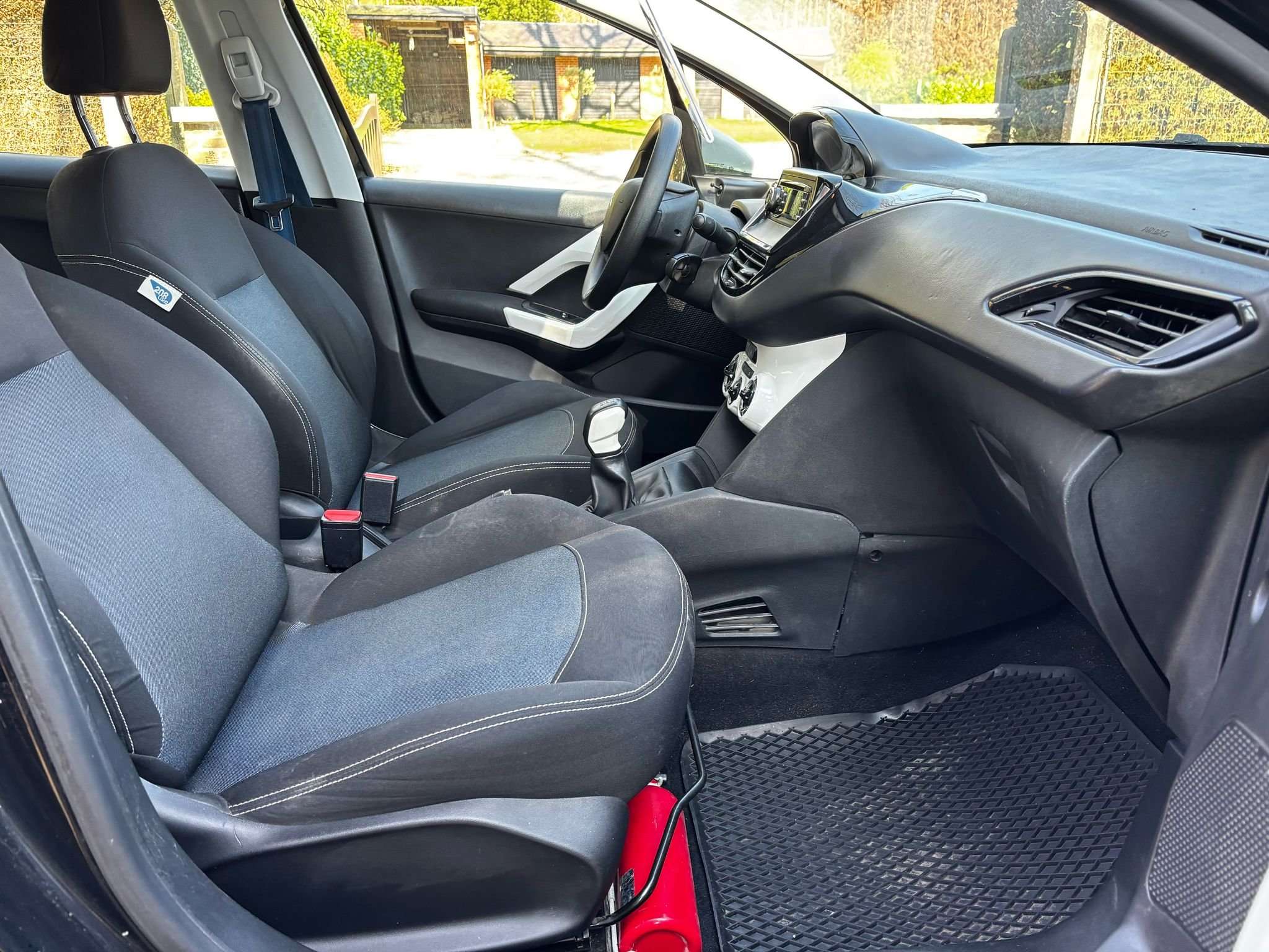 Peugeot 208 1.2i 68cv/AC/LIMIT-REGUL VITESSE/BT/GARANTIE 1AN
