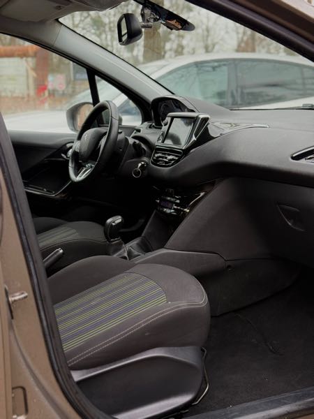 Peugeot 208 1.4 HDI FAP 68 BUSINESS PACK 5P