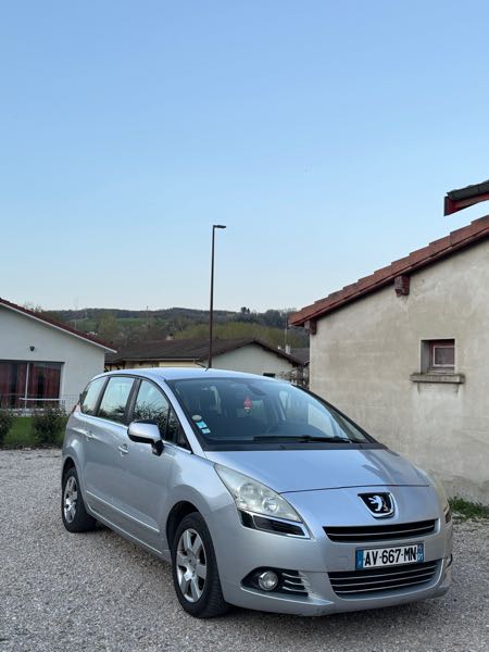 Peugeot 5008 1.6 HDI 110 FAP PREMIUM BV6