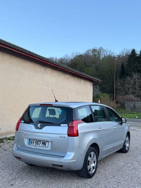 Peugeot 5008 1.6 HDI 110 FAP PREMIUM BV6