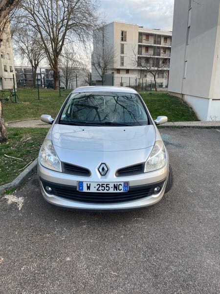 Renault Clio III (2) 1.5 DCI 70 AUTHENTIQUE 5P ECO2