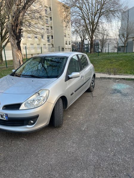 Renault Clio III (2) 1.5 DCI 70 AUTHENTIQUE 5P ECO2