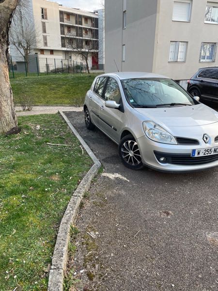 Renault Clio III (2) 1.5 DCI 70 AUTHENTIQUE 5P ECO2