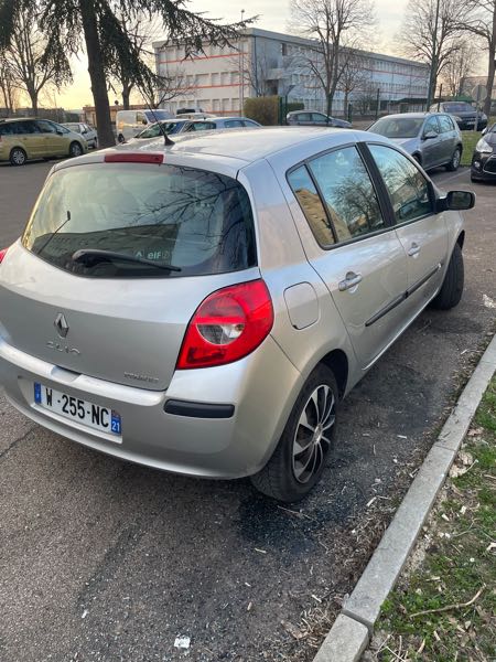 Renault Clio III (2) 1.5 DCI 70 AUTHENTIQUE 5P ECO2