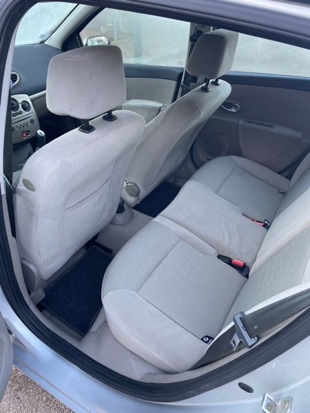 Renault Clio III (2) 1.5 DCI 70 AUTHENTIQUE 5P ECO2