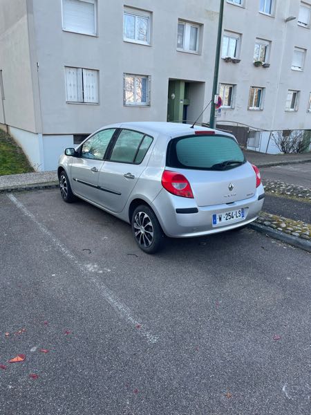 Renault Clio III (2) 1.5 DCI 70 AUTHENTIQUE 5P ECO2