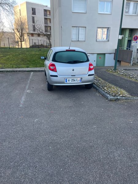Renault Clio III (2) 1.5 DCI 70 AUTHENTIQUE 5P ECO2