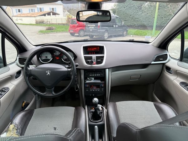 Peugeot 207 peugeot 207 1.6 hdi sw outdoor