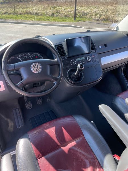 Volkswagen Multivan V (2) 2.5 TDI 174 11CV 4MOTION CARAT 7PL