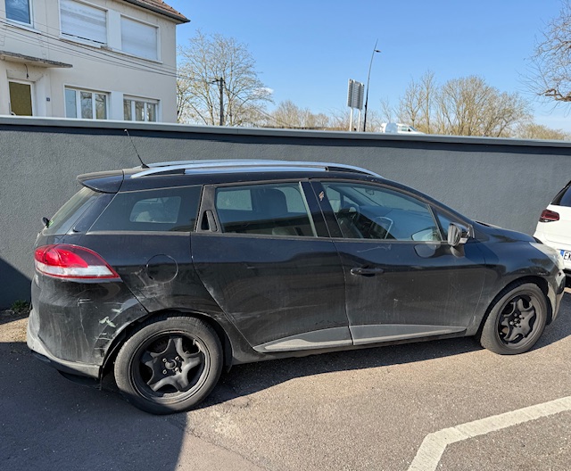 Renault Clio IV ESTATE 1.5 DCI 90 ENERGY INTENS