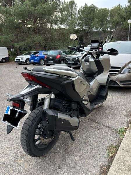 HONDA ADV